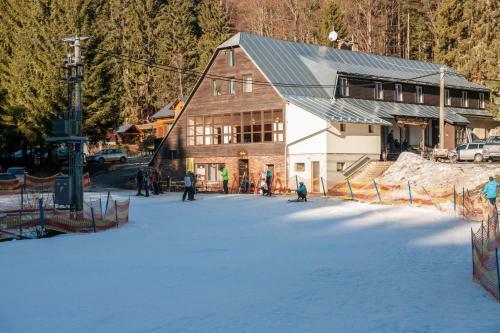Hostal Chata Z�ti?�