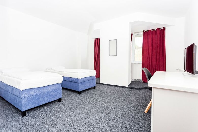 Tif Hotel & Restaurant