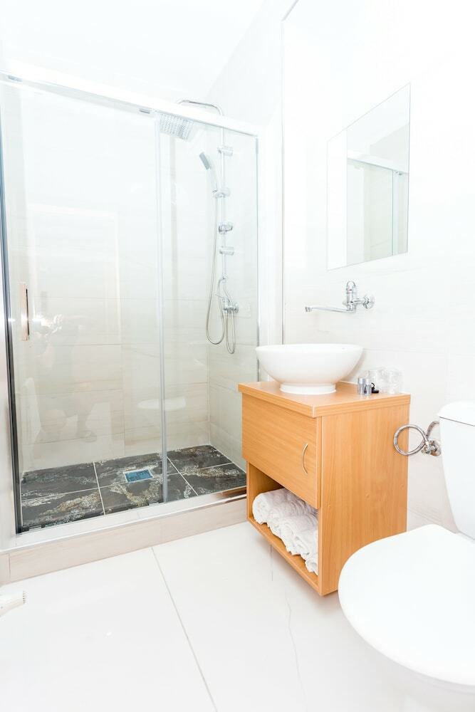 Tif Hotel & Restaurant