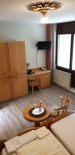 Hotel Restaurant P�lzer-buwe