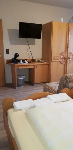 Hotel Restaurant P�lzer-buwe
