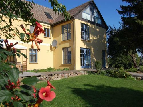 Luxurious Apartment With Trampoline In Satow