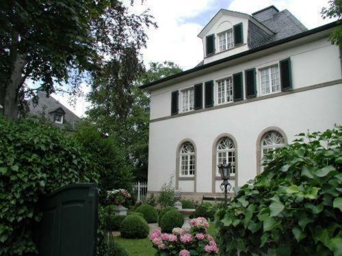 Hostal Bastgen Bed & Breakfast