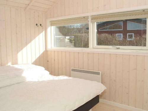 Three-bedroom Holiday Home In B�rkop 8