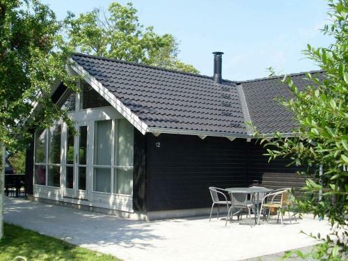 Three-bedroom Holiday Home In B�rkop 8