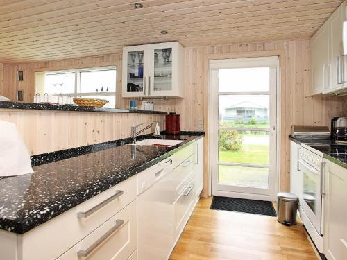 Three-bedroom Holiday Home In Roslev 15