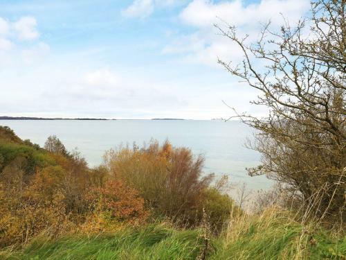 Three-bedroom Holiday Home In Roslev 3