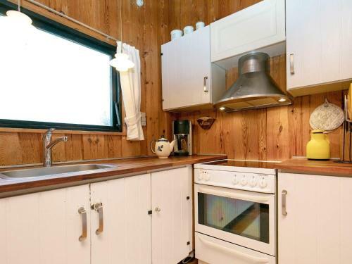 Three-bedroom Holiday Home In Roslev 3