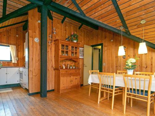 Three-bedroom Holiday Home In Roslev 3