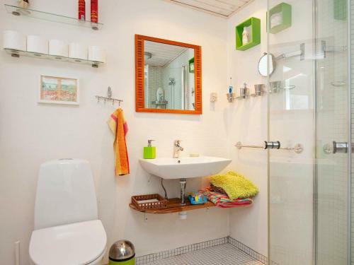 Three-bedroom Holiday Home In Grevinge 2