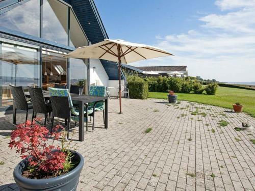 Three-bedroom Holiday Home In Grevinge 2