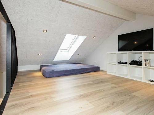 Two-bedroom Holiday Home In Tomrefjord