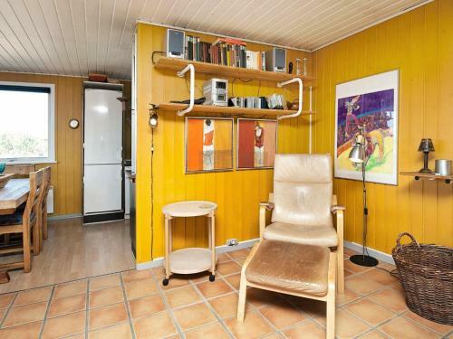 Three-bedroom Holiday Home In Henne 9