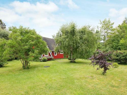 Three-bedroom Holiday Home In Nyk�bing Sj 5