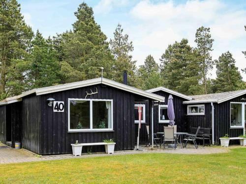 Three-bedroom Holiday Home In Bl�vand 77