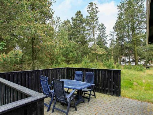 Three-bedroom Holiday Home In Bl�vand 77