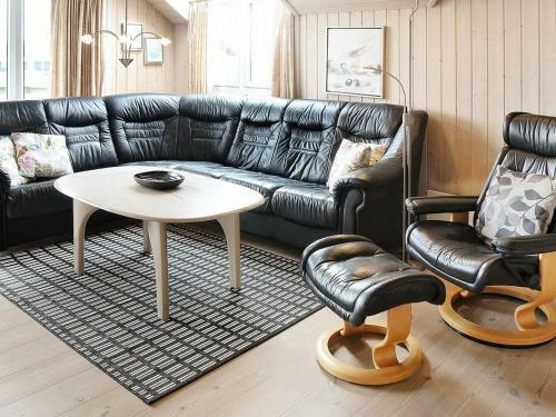 Three-bedroom Holiday Home In Ringk�bing 7