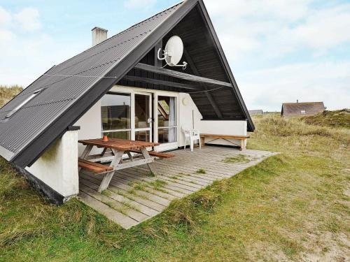 Two-bedroom Holiday Home In Ringk�bing 21
