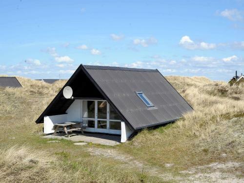 One-bedroom Holiday Home In Ringk�bing 1