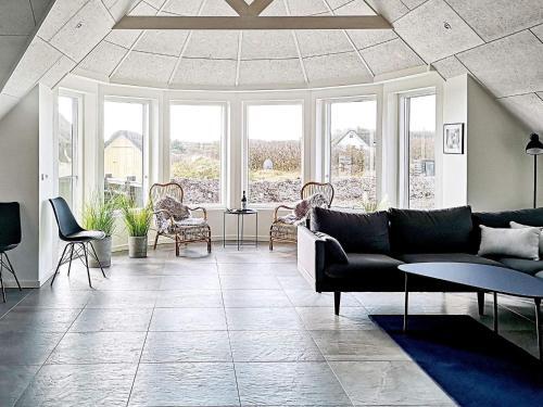 Five-bedroom Holiday Home In Ringk�bing 1