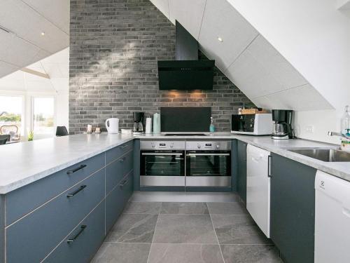 Five-bedroom Holiday Home In Ringk�bing 1