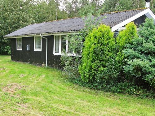 Three-bedroom Holiday Home In Roslev 13