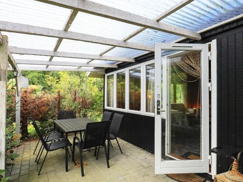 Three-bedroom Holiday Home In Roslev 13