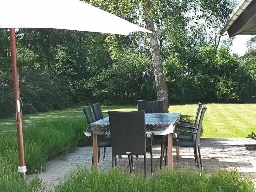 Three-bedroom Holiday Home In Millinge 1