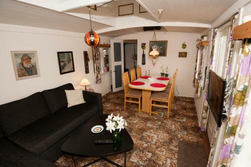 Lisbeth & Johannes Holiday House