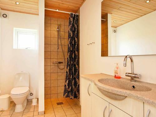 Three-bedroom Holiday Home In R�dby 24