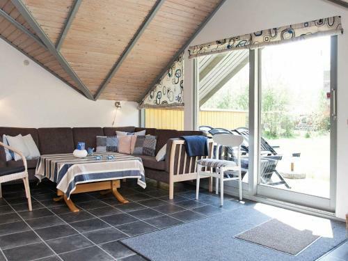 Three-bedroom Holiday Home In R�dby 33