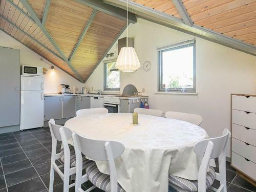 Three-bedroom Holiday Home In R�dby 33