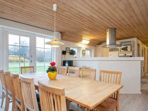 Four-bedroom Holiday Home In Ulfborg 2