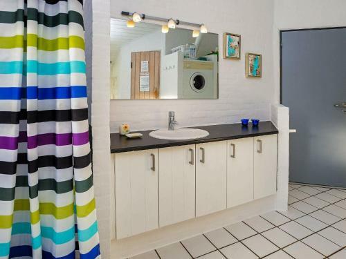 Four-bedroom Holiday Home In Tranek�r 4