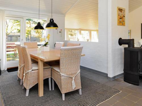 Four-bedroom Holiday Home In Tranek�r 4