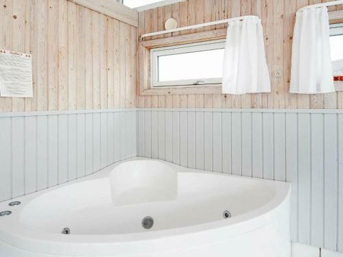 Four-bedroom Holiday Home In Fan� 6