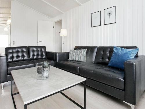 Four-bedroom Holiday Home In Vejers Strand 2