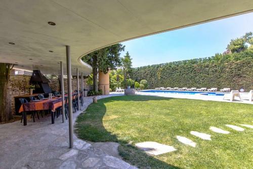 Portell Villa Sleeps 20 Pool Wifi