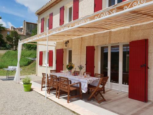 Pleasing Villa In Artignosc-sur-verdon With Swimming Pool