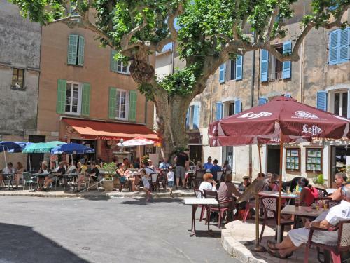 Pleasing Villa In Artignosc-sur-verdon With Swimming Pool