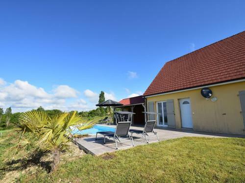 Modern Villa With Private Pool In Chatres
