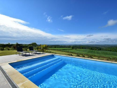 Modern Villa With Private Pool In Chatres