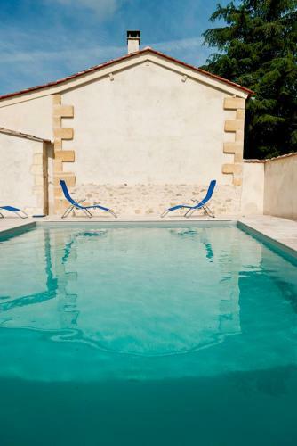 Flaujagues Villa Sleeps 4 Pool Wifi