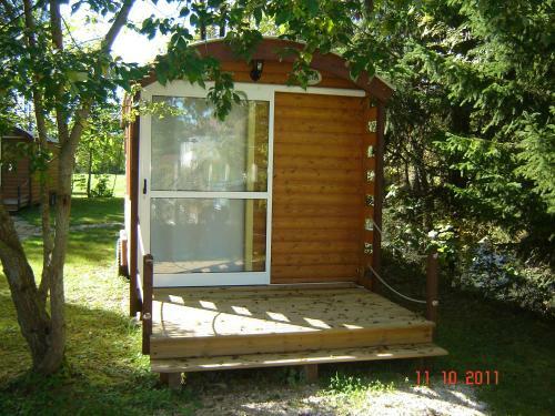 Roulottes Gite Du Jardin La Riviere