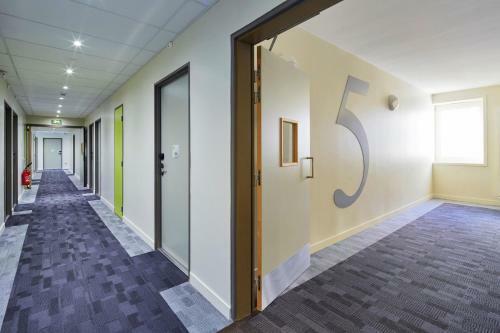 Hotel Campanile Paris Sud - Saclay