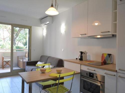 Apartment Open
