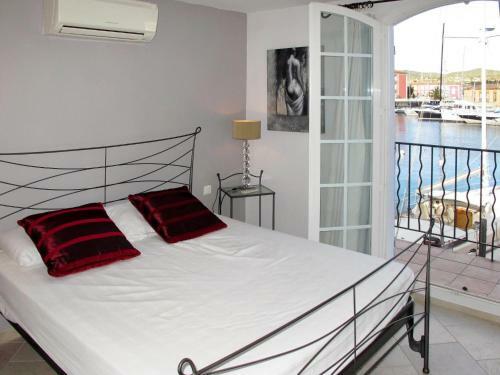 Holiday Home Capri (Pog125)