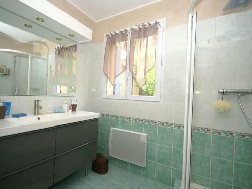 Spacious Holiday Home In Lorgues With Private Pool