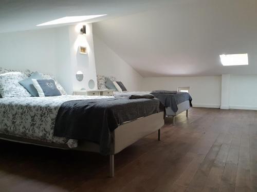 Charming Villa In Meounes-les-montrieux With Private Pool