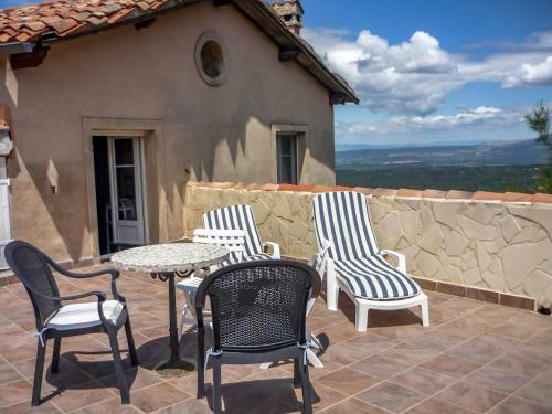 Holiday Home Le Ch�teau Mimet